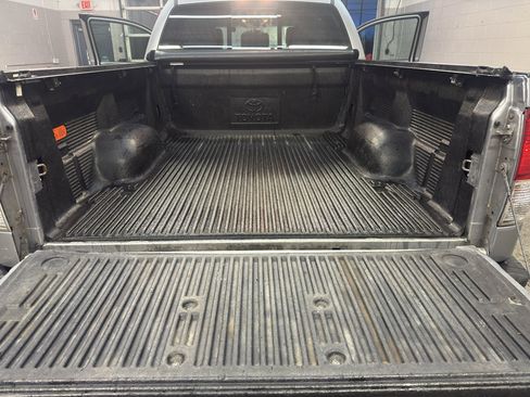 Used 2010 Toyota Tundra 4x4 Double Cab image 29