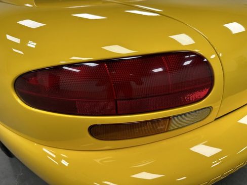 Used 2002 Dodge Viper RT/10 image 12