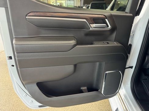 Used 2024 GMC Sierra 1500 SLT w/ SLT Premium Package image 9