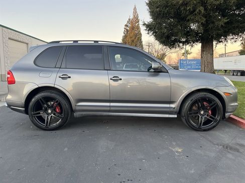 Used 2008 Porsche Cayenne GTS AWD/4WD image 14