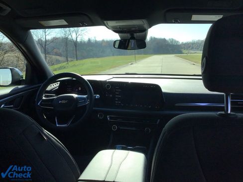 Used 2024 Chevrolet Traverse LT image 21