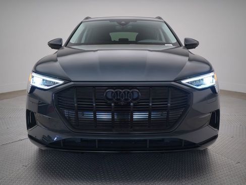 Used 2023 Audi e-tron Premium image 5