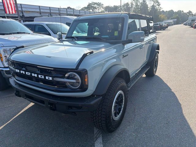 Certified 2022 Ford Bronco Outer Banks w/ Sasquatch Package AWD/4WD image 1