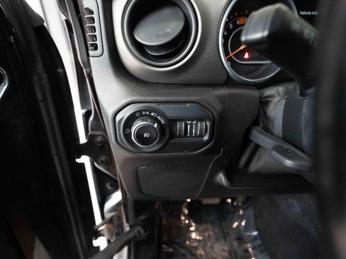 Used 2018 Jeep Wrangler Unlimited Sport S image 11