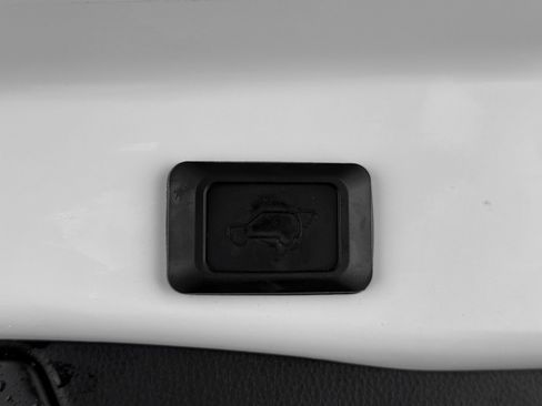 Used 2020 Toyota RAV4 Limited image 37