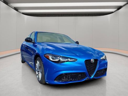 New 2025 Alfa Romeo Giulia image 2