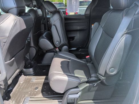 Certified 2025 Toyota Sienna XLE Woodland Edition AWD/4WD image 25
