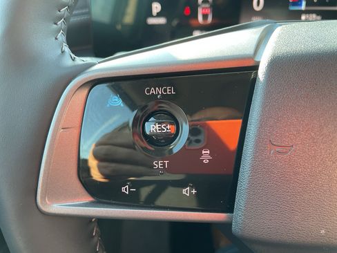 Used 2025 Nissan Murano SL image 14