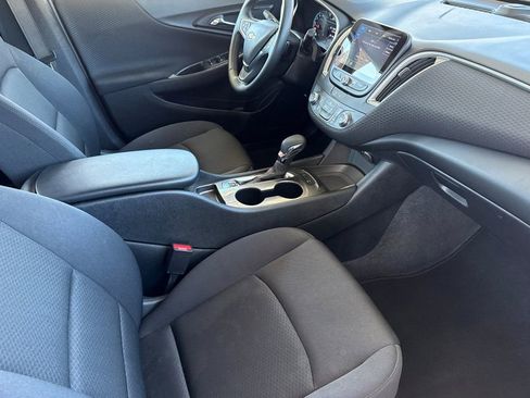 Used 2025 Chevrolet Malibu RS FWD image 23