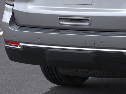 New 2025 Chevrolet Suburban LS image 14