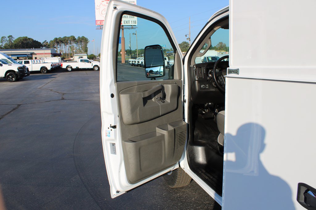 Used 2022 Chevrolet Express 3500 w/ Power Convenience Package RWD image 26