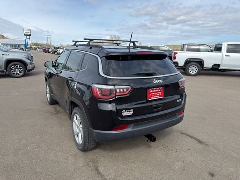 Used 2018 Jeep Compass Latitude w/ Cold Weather Group AWD/4WD image 10