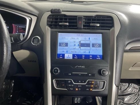 Used 2020 Ford Fusion SEL image 21