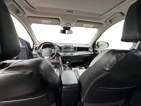 Used 2017 Toyota RAV4 XLE AWD/4WD image 32
