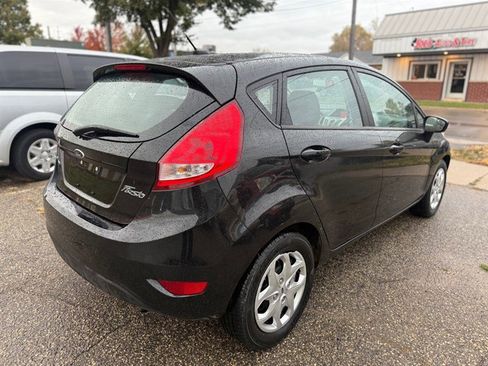 Used 2013 Ford Fiesta SE image 4