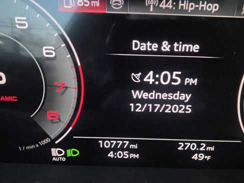 Used 2025 Audi Q8 Prestige w/ Prestige Package image 29