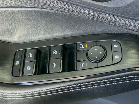 Used 2023 Nissan Rogue SV AWD/4WD image 15