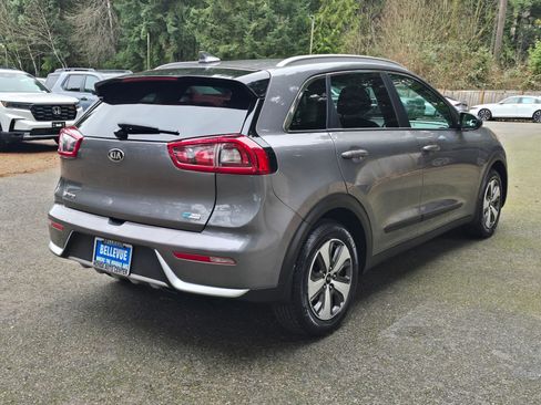 Used 2017 Kia Niro LX image 5