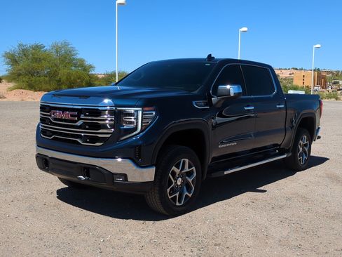 Used 2023 GMC Sierra 1500 SLT w/ SLT Premium Package AWD/4WD image 7
