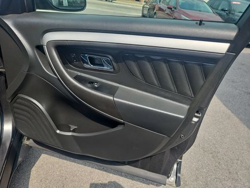 Used 2015 Ford Taurus SEL w/ Equipment Group 201A FWD image 17
