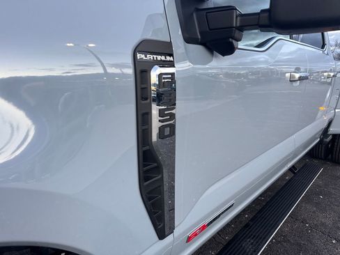 Used 2025 Ford F350 Platinum w/ Platinum Plus Package image 28