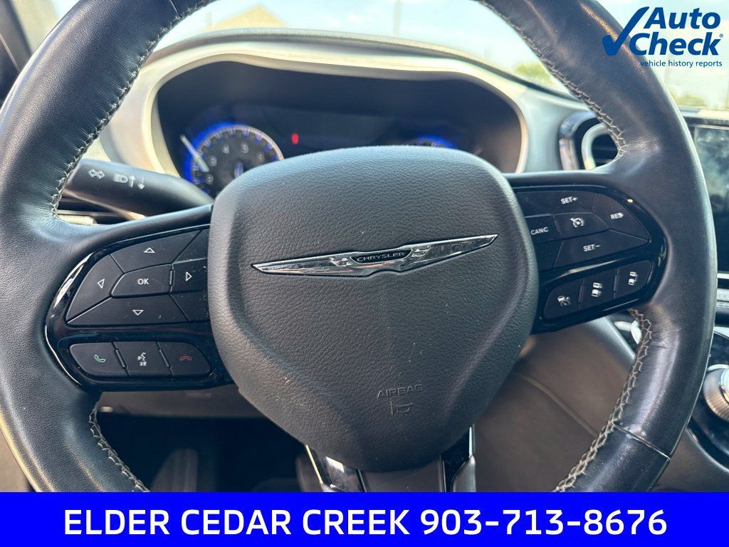 Used 2021 Chrysler Pacifica Touring-L w/ Uconnect Theater Family Group AWD/4WD image 26
