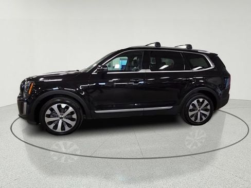Certified 2022 Kia Telluride S image 2