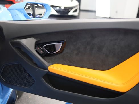 Used 2016 Lamborghini Huracan LP 610-4 Avio AWD/4WD image 32