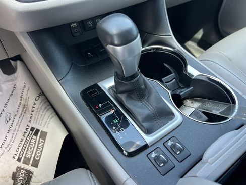Used 2017 Toyota Highlander XLE AWD/4WD image 26