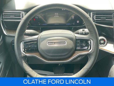 Used 2023 Jeep Grand Wagoneer Series II w/ Convenience Group III AWD/4WD image 18
