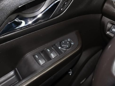 Used 2018 GMC Acadia SLT image 18