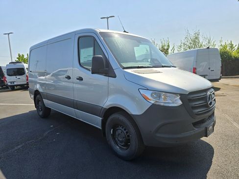 New 2025 Mercedes-Benz Sprinter 2500 image 9