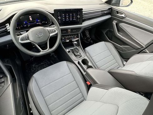 New 2026 Volkswagen Jetta SE image 9