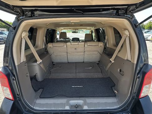 Used 2010 Nissan Pathfinder LE w/ Navigation Pkg RWD image 24