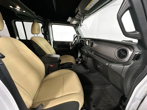 Used 2023 Jeep Wrangler Unlimited Sport AWD/4WD image 25