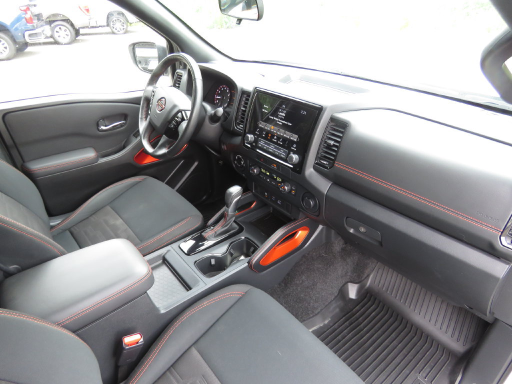 Used 2022 Nissan Frontier PRO-4X w/ Technology Package AWD/4WD image 13