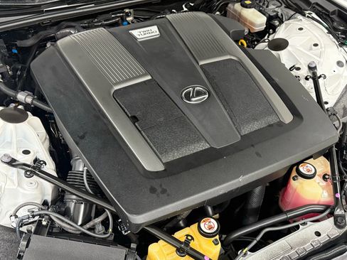 Used 2018 Lexus LS 500 w/ Accessory Package (Z2) image 55