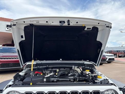 Used 2024 Jeep Wrangler Sport AWD/4WD image 40