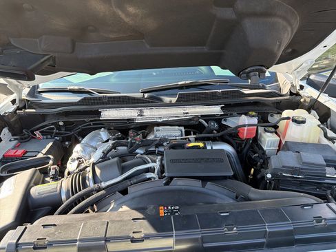 Used 2020 Chevrolet Silverado 3500 High Country w/ Technology Package AWD/4WD image 33