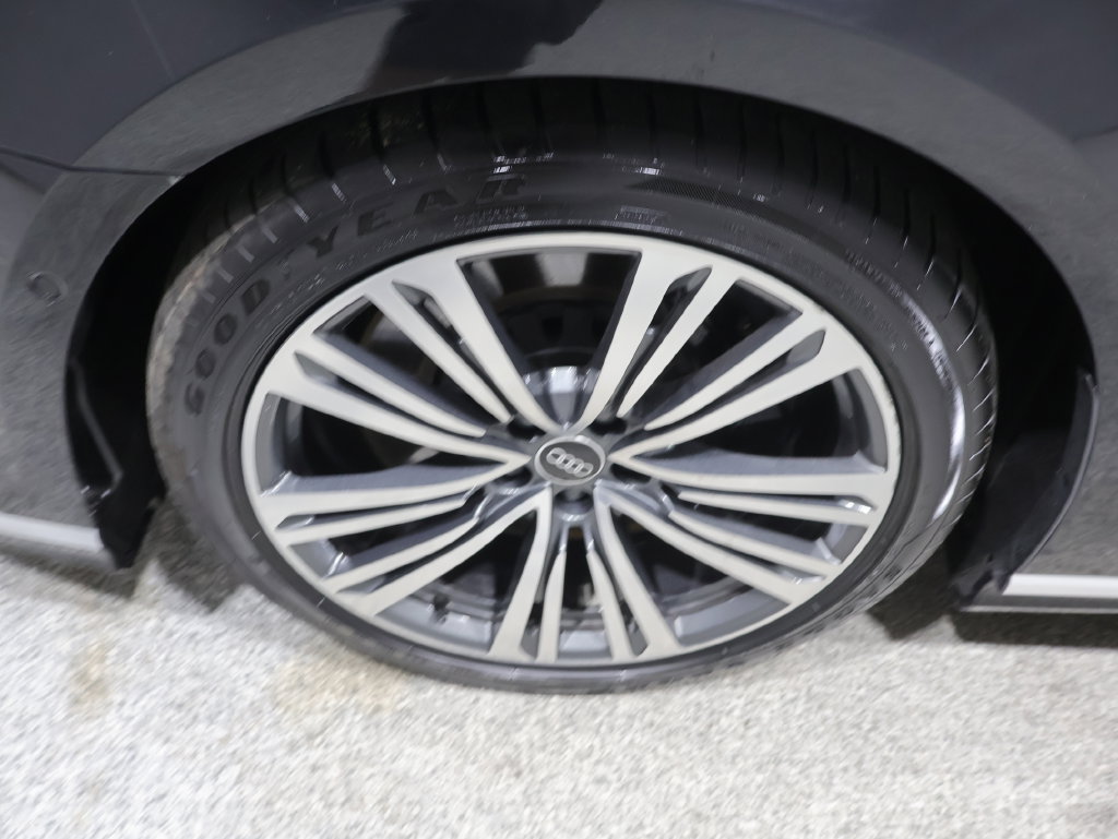 Used 2021 Audi A8 L 4.0T w/ Luxury Package AWD/4WD image 21