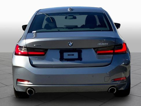 Used 2023 BMW 330i xDrive Sedan w/ Premium Package image 5