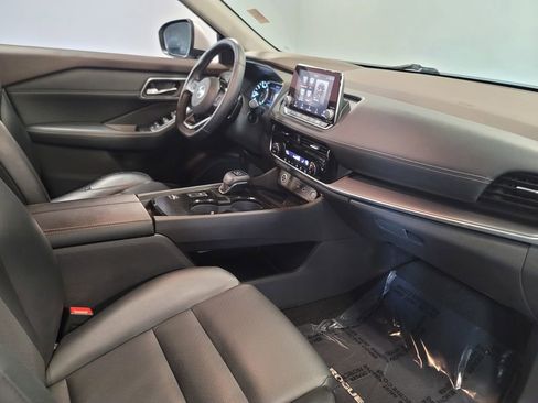 Used 2021 Nissan Rogue SV w/ Premium Package image 23