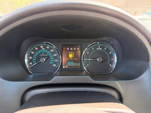 Used 2015 Jaguar XF Premium RWD image 12