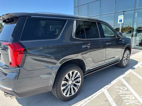 Used 2021 GMC Yukon Denali w/ Denali Premium Package RWD image 3