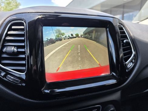 Used 2021 Jeep Compass Limited FWD image 5