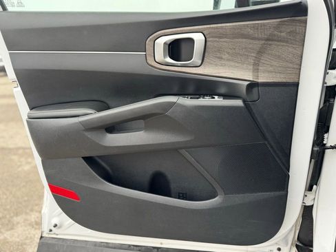 Used 2022 Kia Sorento EX w/ Panoramic Sunroof Package image 30