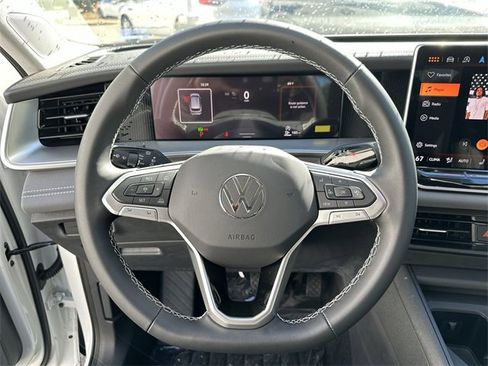 New 2025 Volkswagen Tiguan SE image 14
