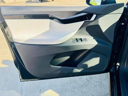 Used 2019 Tesla Model X 100D image 45