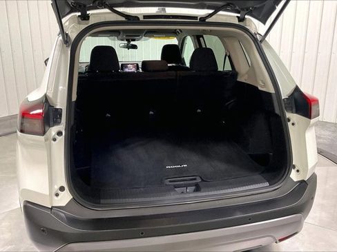 Used 2023 Nissan Rogue S image 38