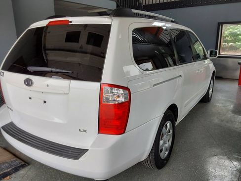 Used 2008 Kia Sedona LX FWD image 10